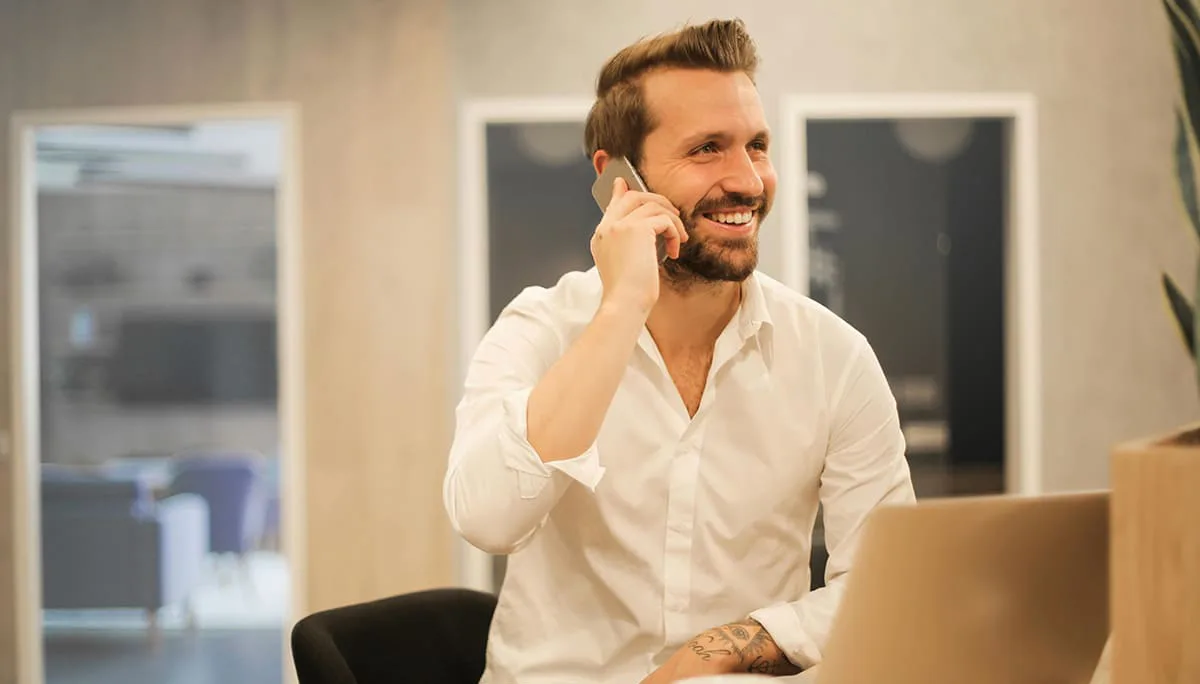 Более крупным фирмам